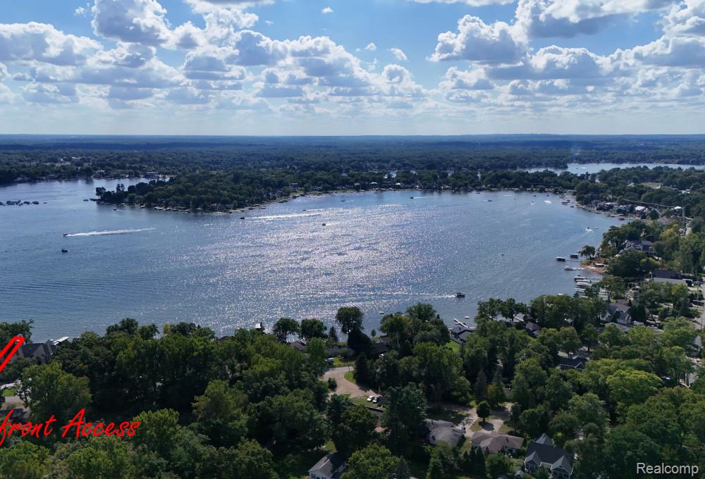7377 Cooley Lake Road, West Bloomfield, MI 48324 — Photo 47