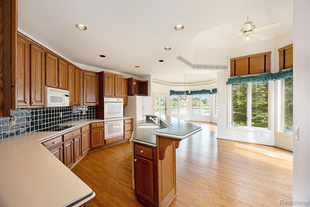 53527 Cherrywood Drive, Shelby Twp, MI 48315 — Photo 23