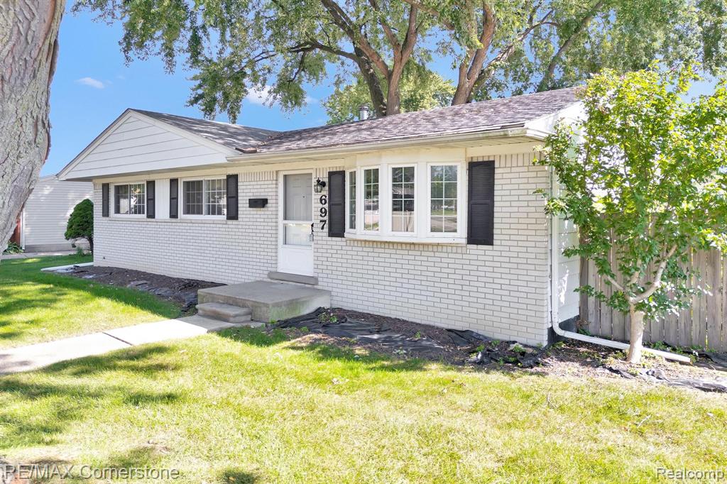 697 WORCHESTER Street, Westland, MI 48186 — Photo 36