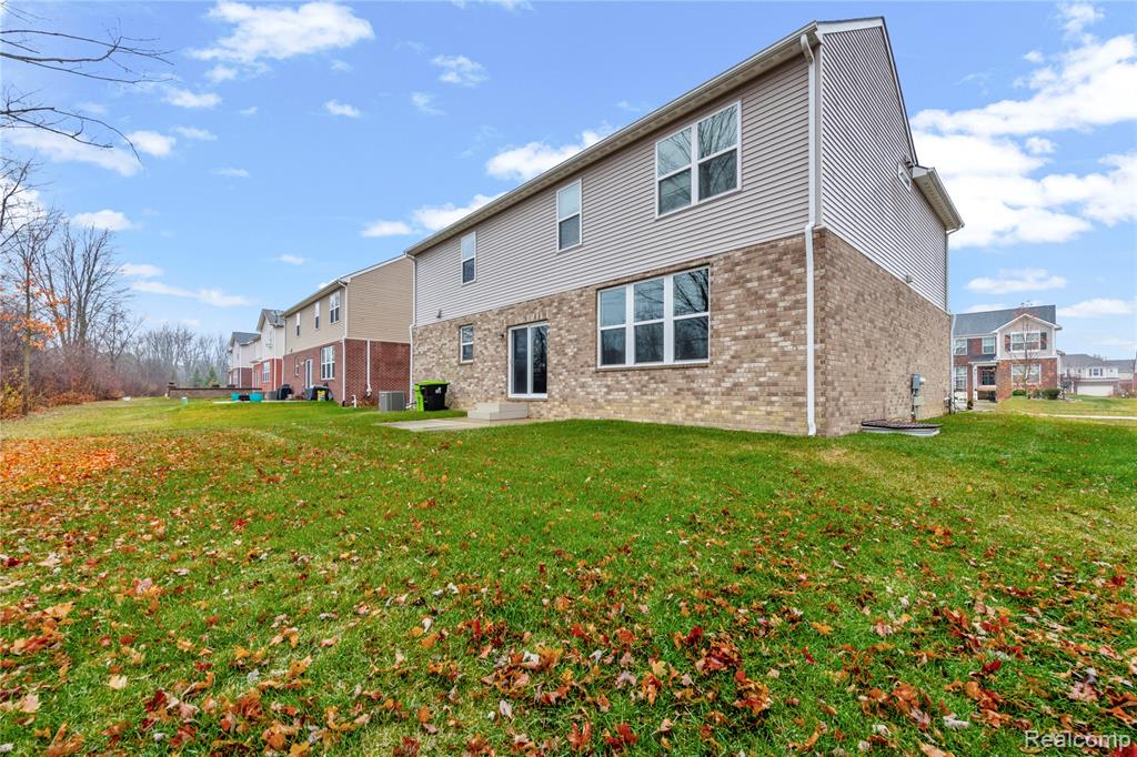 25835 Oberlin blvd, Novi, MI — Photo 6