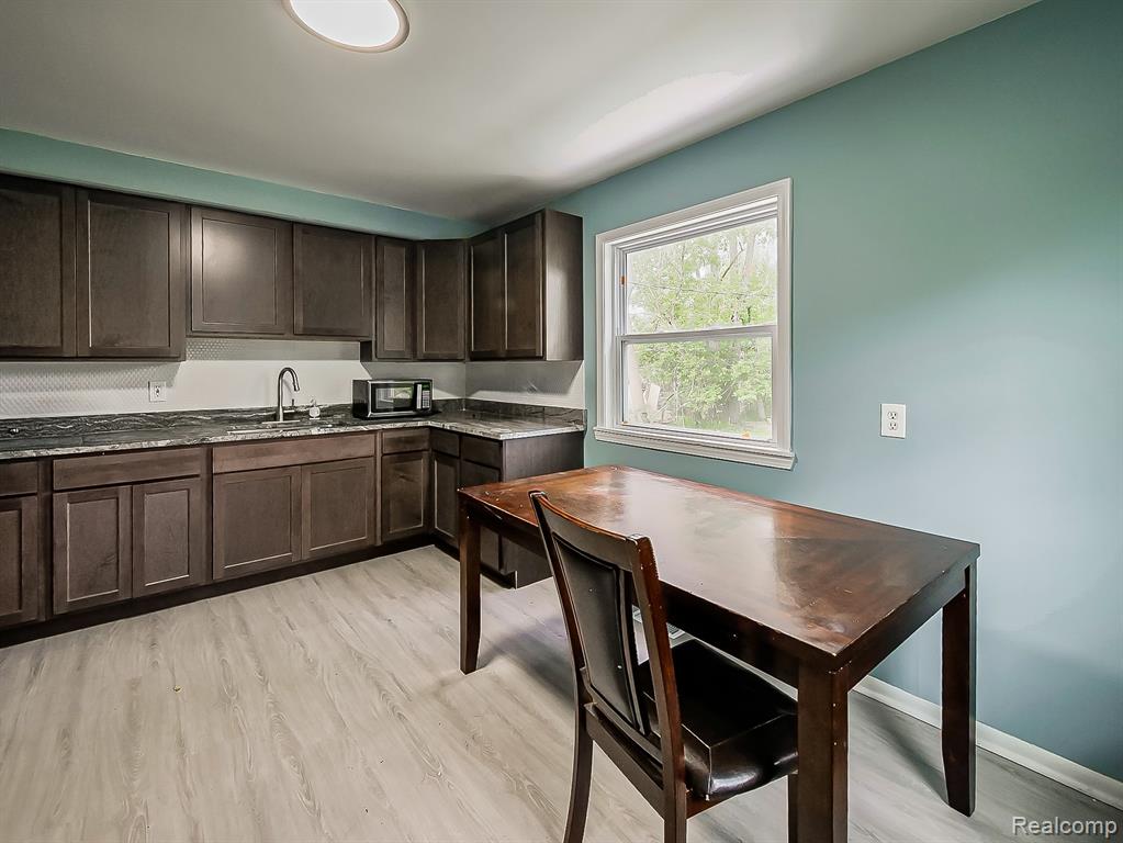 725 Emerson Avenue, Pontiac, MI 48340 — Photo 3