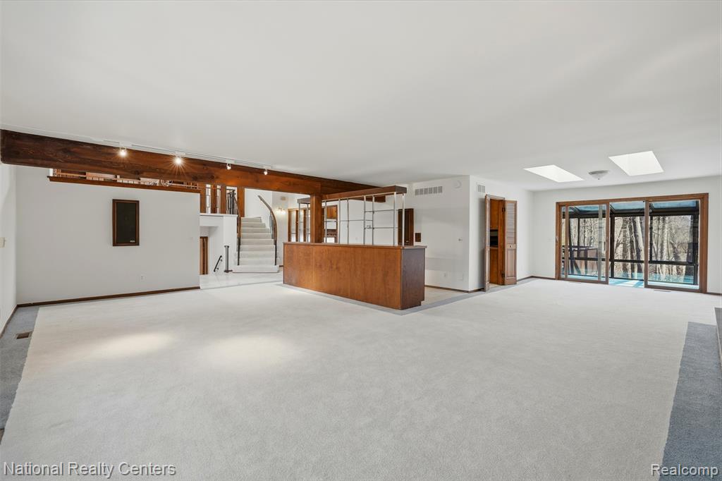 4710 Cove Road, West Bloomfield, MI 48323 — Photo 16