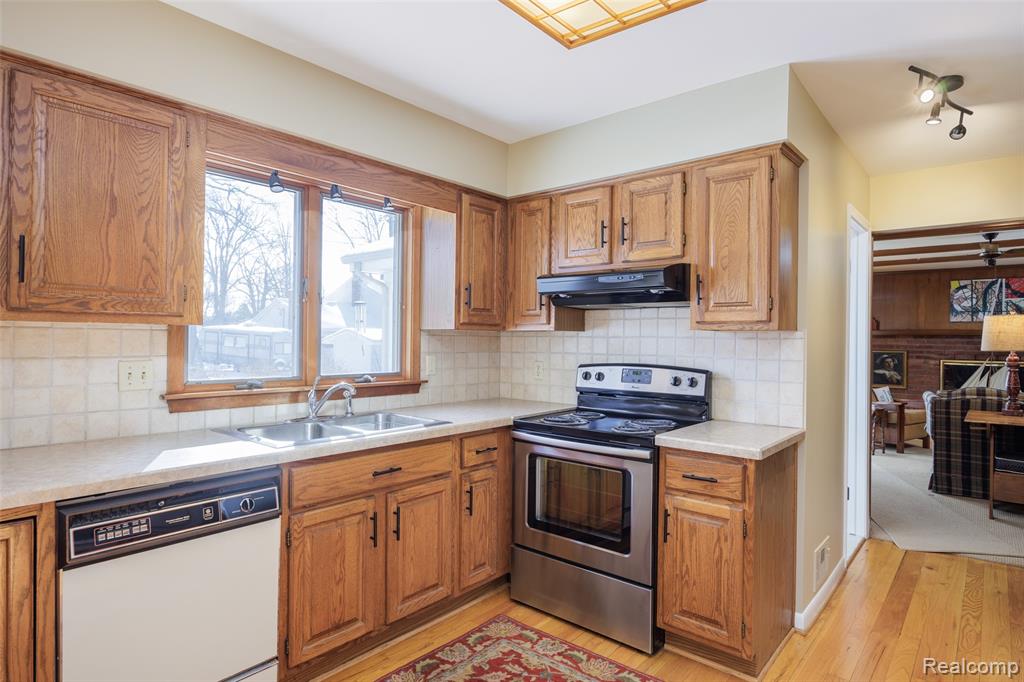 534 Westover Pass, Grand Blanc, MI 48439 — Photo 11