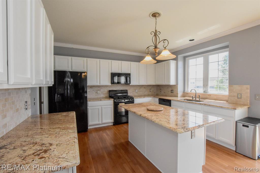 4237 MERRIMAN Loop, Howell, MI 48843 — Photo 13