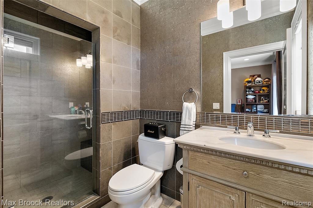 5466 Orchard Ridge Drive, Rochester, MI 48306 — Photo 32