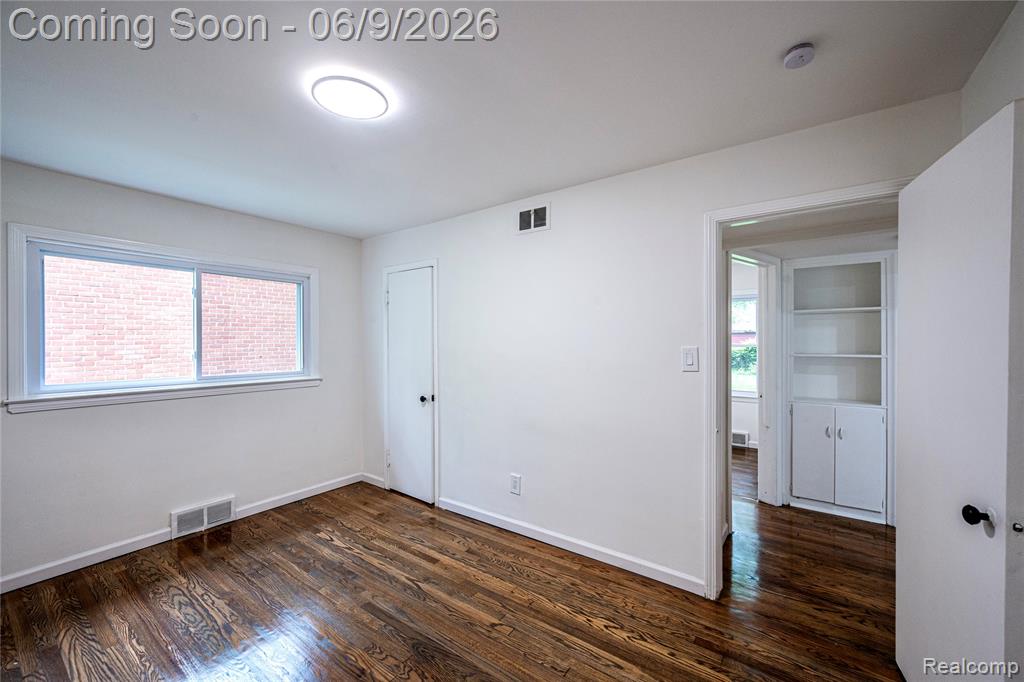 24221 Cloverlawn Street, Oak Park, MI 48237 — Photo 16