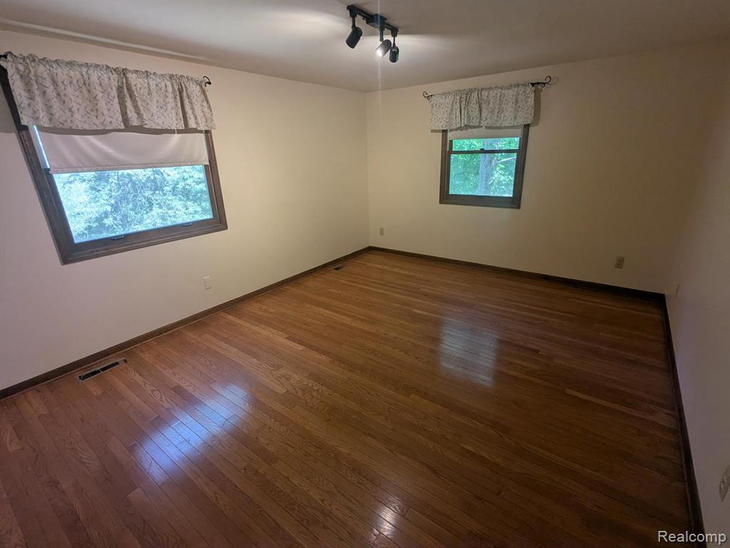 3211 McCluskey, Pinckney, MI 48169 — Photo 9
