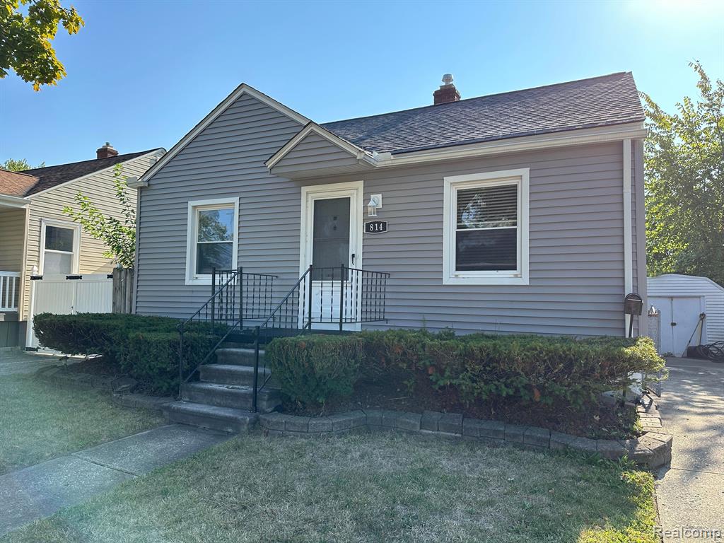 814 MAPLE Avenue, Monroe, MI 48162 — Photo 2