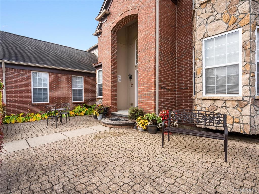 49727 E Central Park, Shelby Twp, MI 48317 — Photo 6