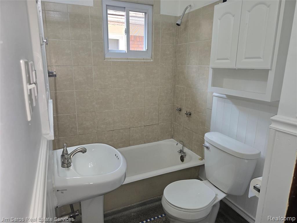 910 Beaconsfield 2N Avenue, Grosse Pointe, MI 48230 — Photo 12