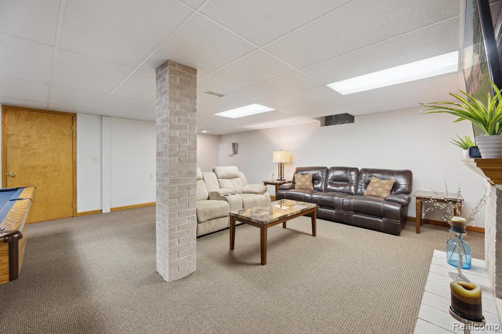 9762 Dickerson Court, South Lyon, MI 48178 — Photo 35