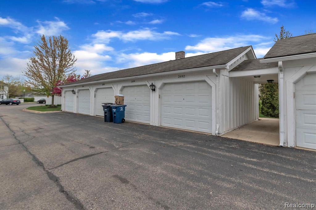 2694 S Knightsbridge Circle, Ann Arbor, MI 48105 — Photo 23
