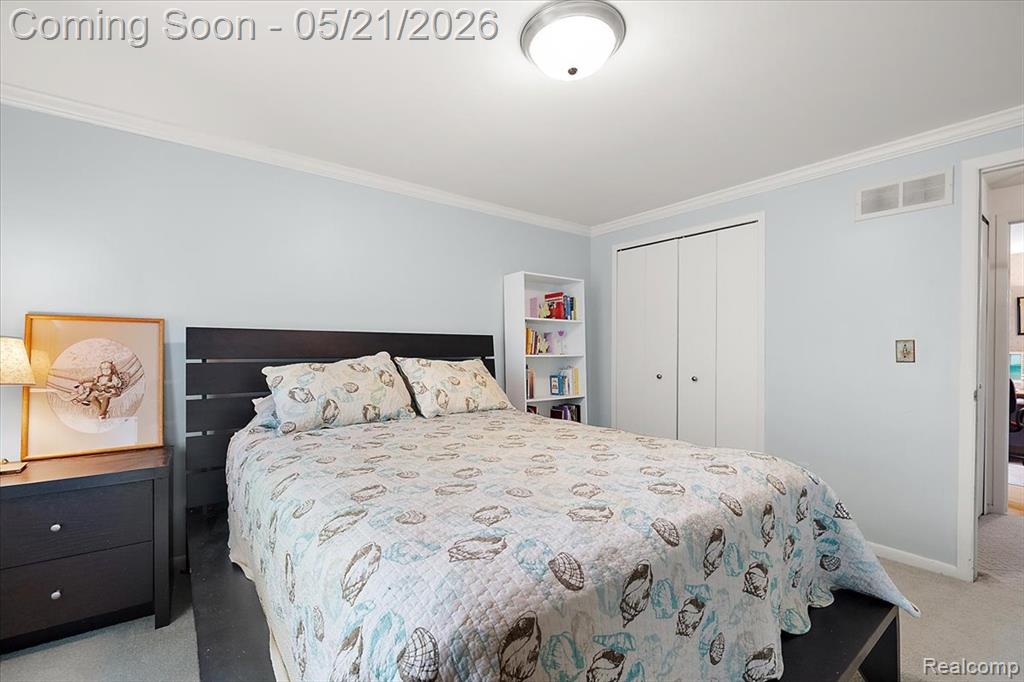 33891 Yorkridge Street, Farmington, MI 48331 — Photo 68