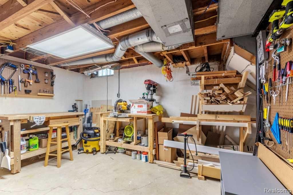 369 LARKSPUR Street, Ann Arbor, MI 48105 — Photo 30