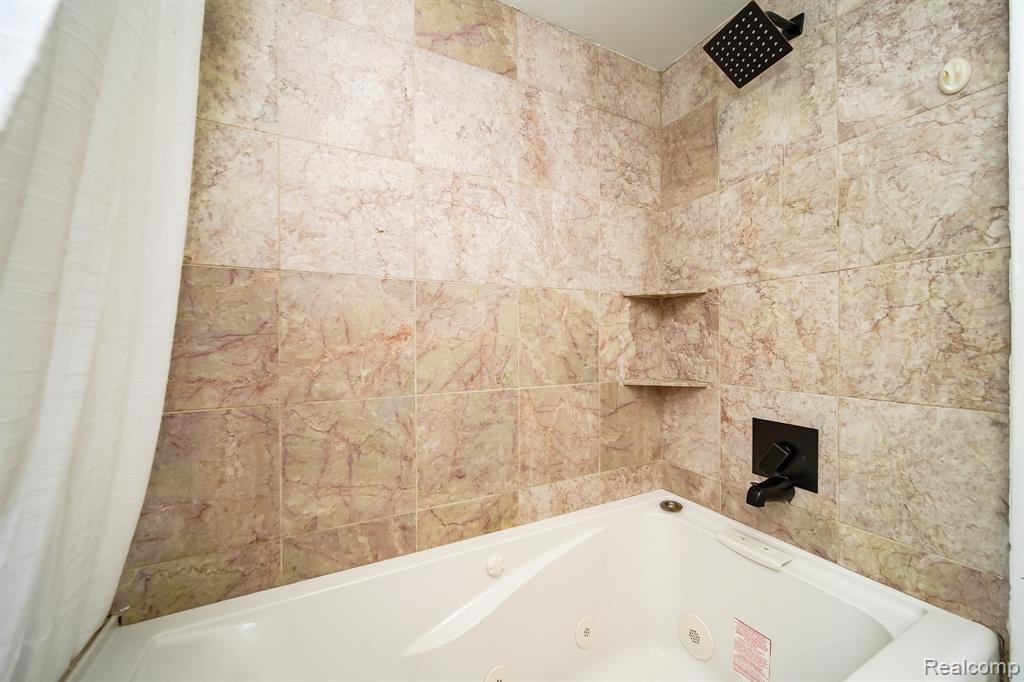 19041 Bungalow Drive, Lathrup Village, MI 48076 — Photo 68