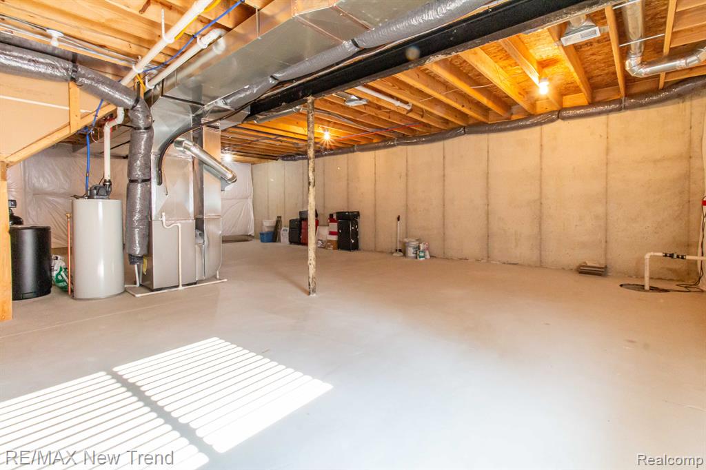 24485 ROSEMONT Drive, South Lyon, MI 48178 — Photo 35