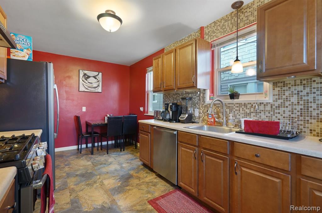 839 E Bennett Avenue E, Ferndale, MI 48220 — Photo 11