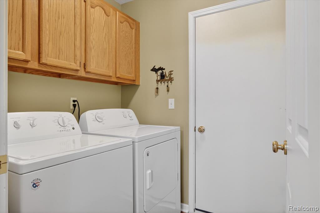 6456 Pembrook Drive, Westland, MI — Photo 31