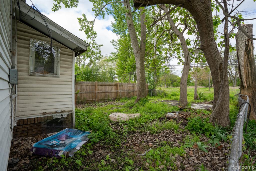 17257 MOENART Street, Hamtramck, MI 48212 — Photo 3