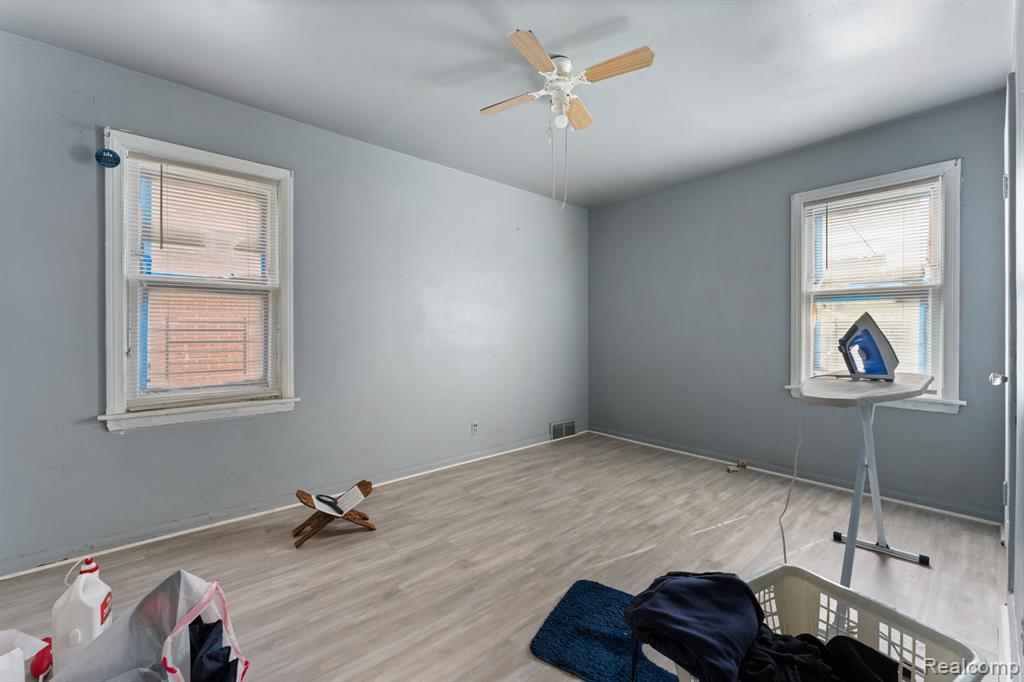 9230 Hartwell Street, Detroit, MI 48228 — Photo 22