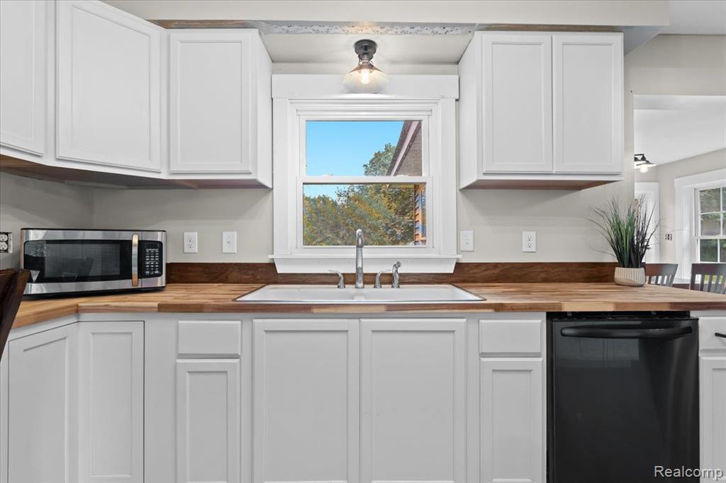 57934 Travis Road, New Hudson, MI 48165 — Photo 10