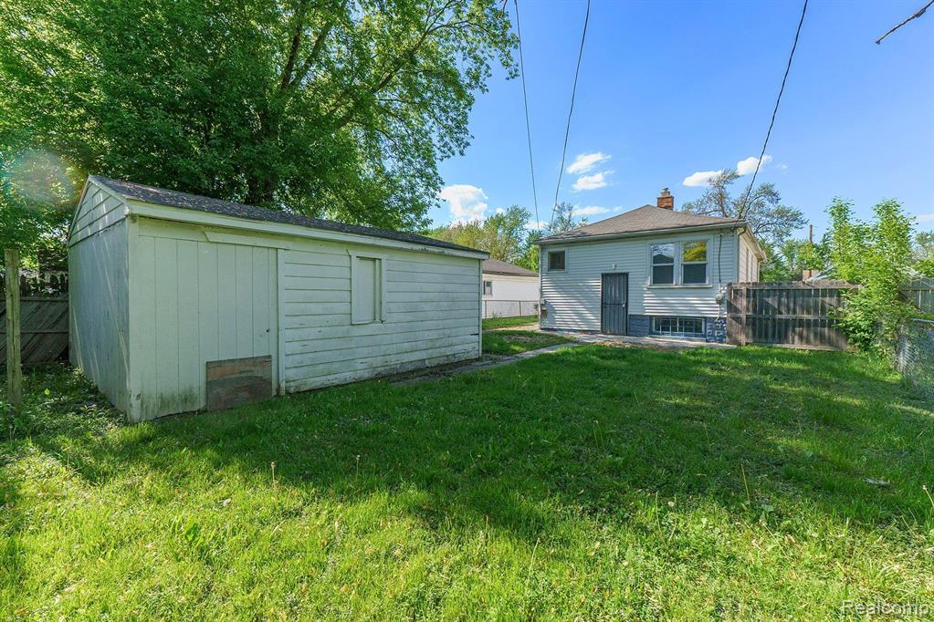 7260 CADILLAC Avenue, Warren, MI 48091 — Photo 15