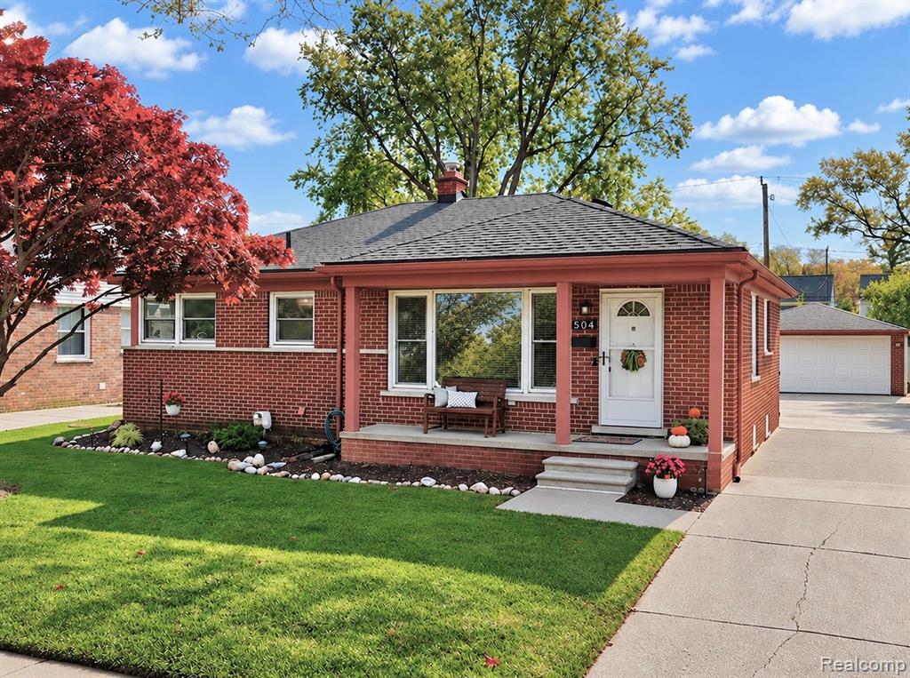 504 E La Salle Avenue, Royal Oak, MI 48073