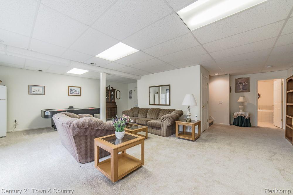 2647 KERRIA Drive, Howell, MI 48855 — Photo 32