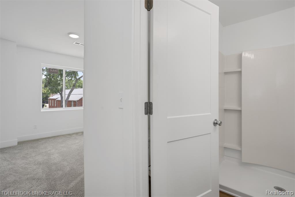 57 N. Roselawn, Pontiac, MI 48342 — Photo 19