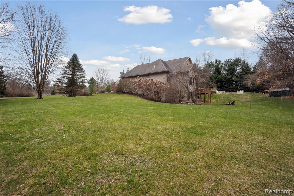 5167 HUNTERS Ridge, Holly, MI 48442 — Photo 55