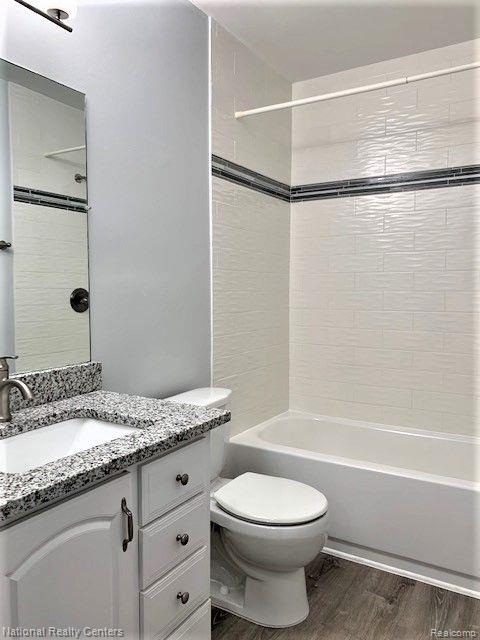 33853 PONDVIEW Circle, Livonia, MI 48152 — Photo 12
