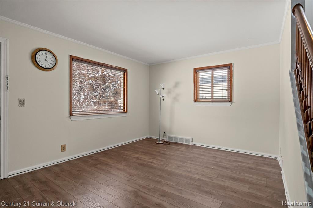 8054 ROBINDALE Avenue, Dearborn Heights, MI 48127 — Photo 5
