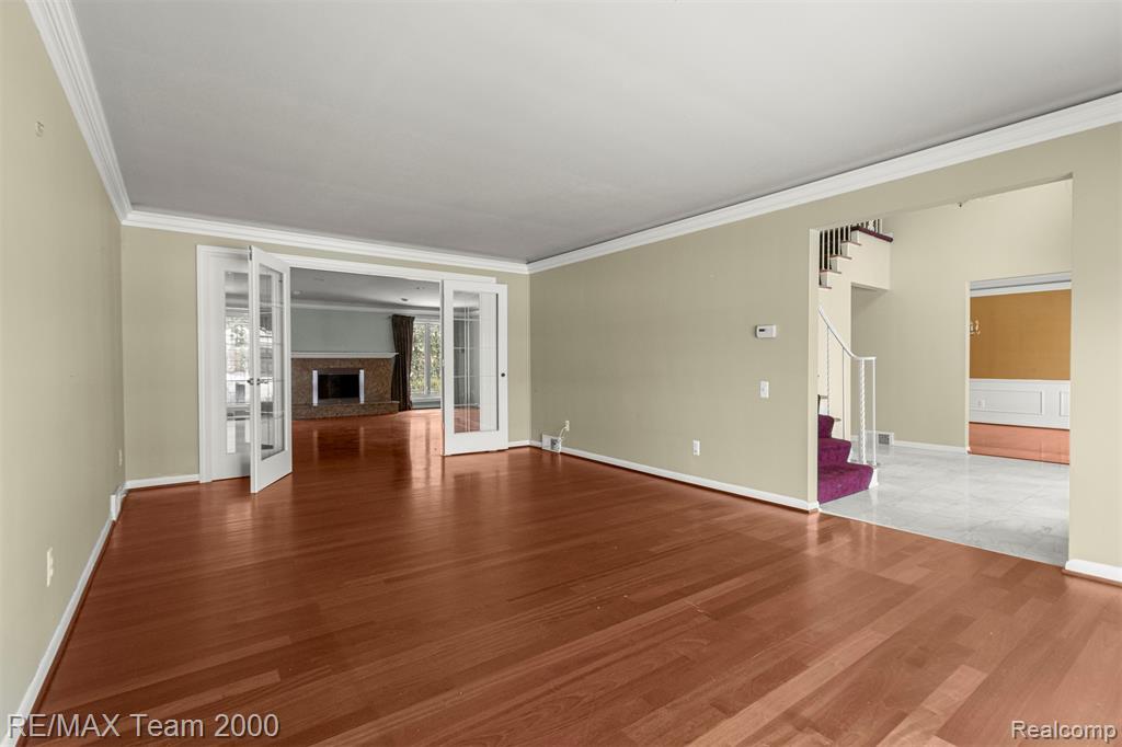 741 Briarcliff Drive, Grosse Pointe Woods, MI 48236 — Photo 11
