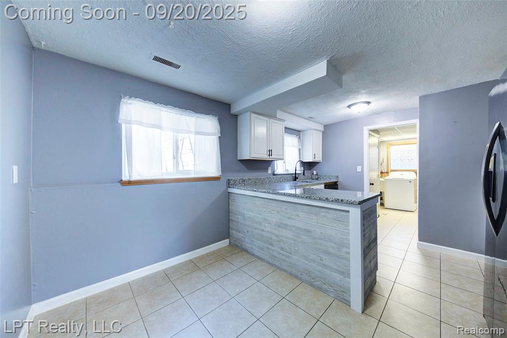 4476 Weddel Street, Dearborn Heights, MI 48125 — Photo 36