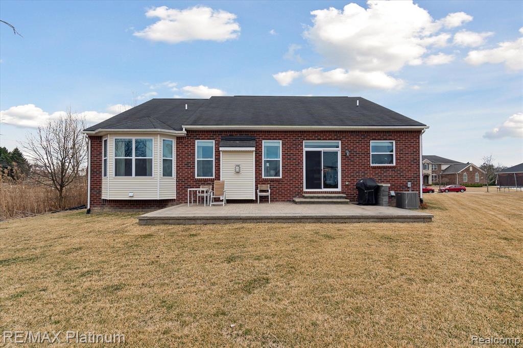 61082 SHAYA Boulevard, South Lyon, MI 48178 — Photo 47