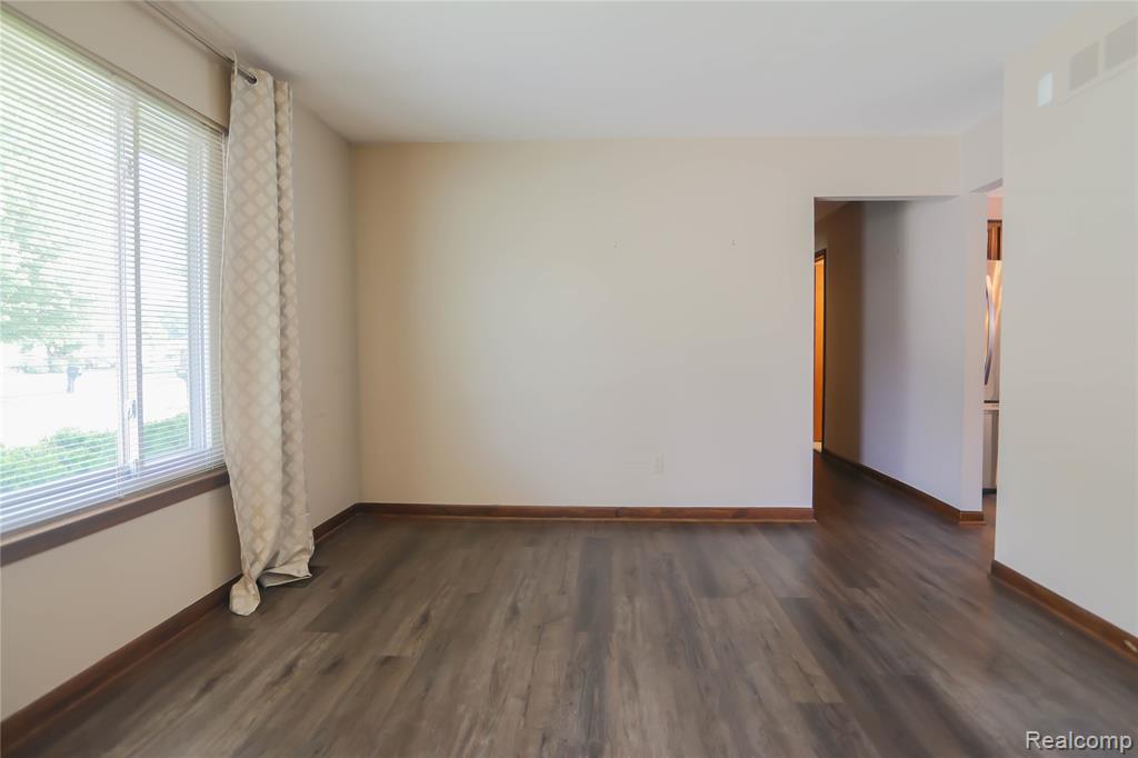 40755 Oakwood Court, Clinton Twp, MI 48038 — Photo 12