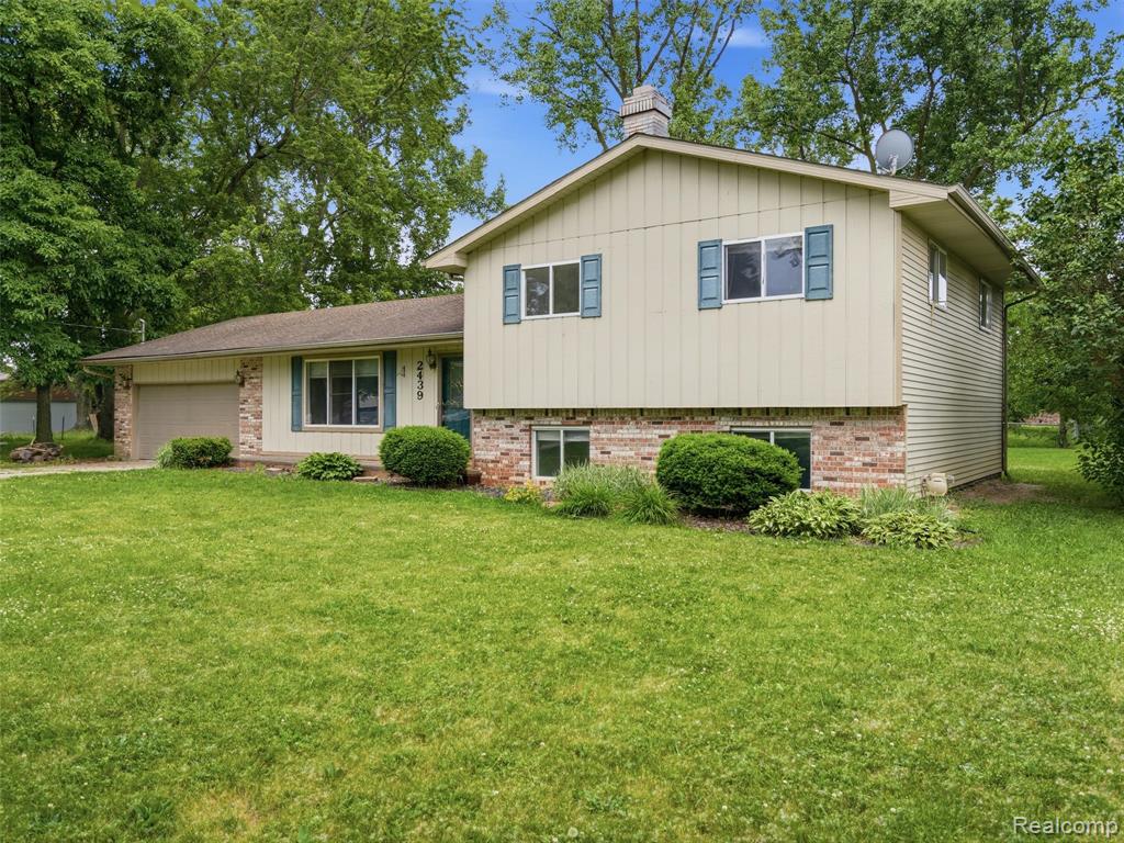 2439 N Long Lake Road, Fenton, MI 48430 — Photo 20
