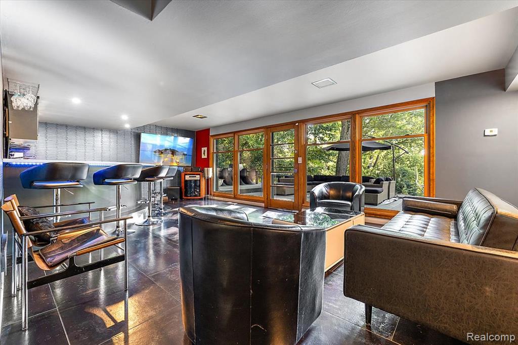 7315 Lindenmere Drive, Bloomfield Hills, MI 48301 — Photo 32