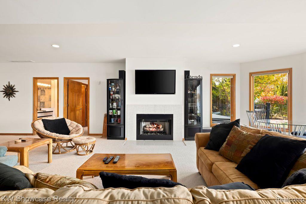 8579 PINE COVE Drive, Commerce Twp, MI 48382 — Photo 43