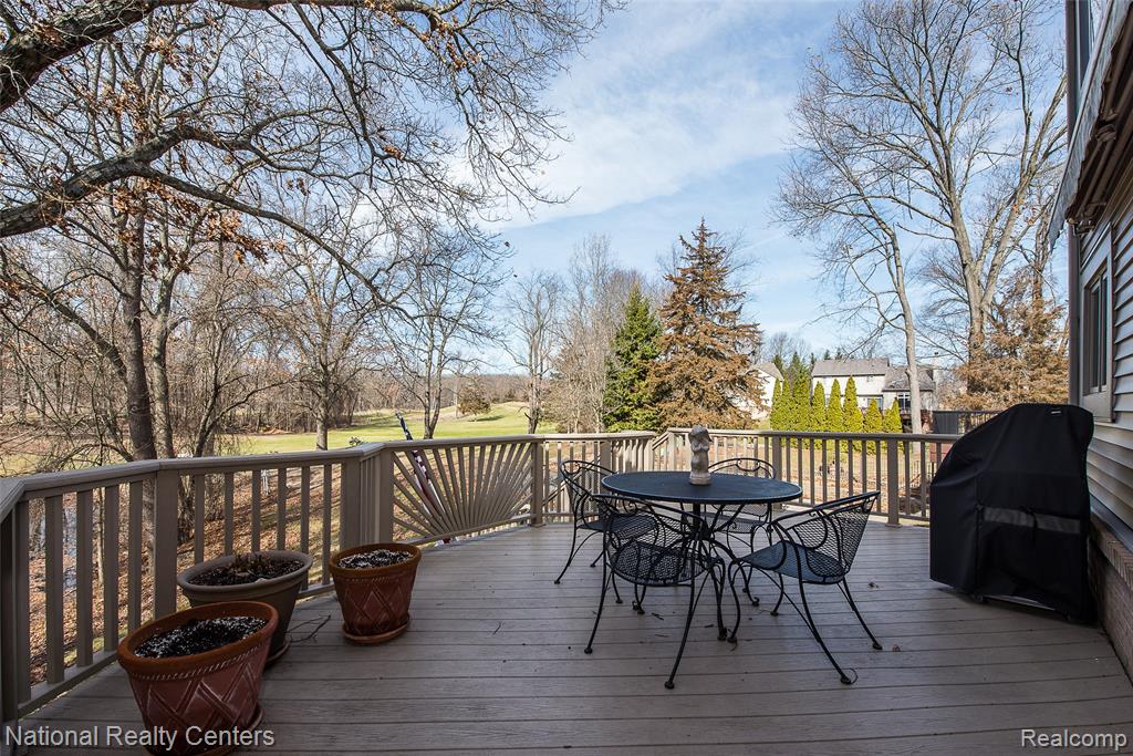 5451 Wentworth Drive, Commerce Twp, MI 48382 — Photo 45