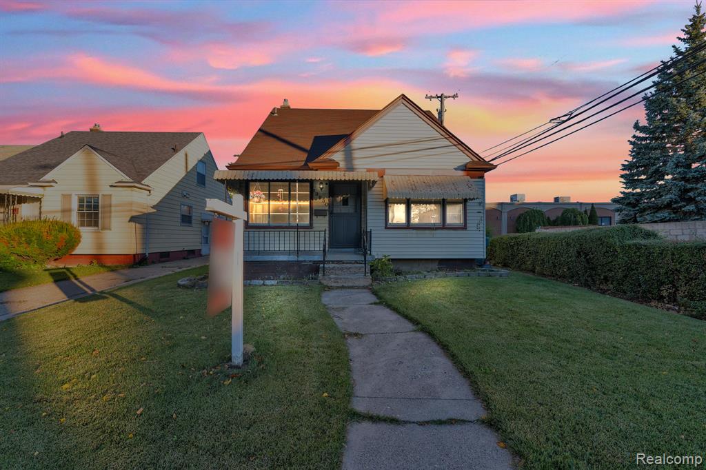 13830 Robertson Avenue, Dearborn, MI 48126