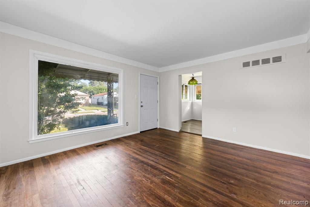 1601 S Bassett Street, Detroit, MI 48217 — Photo 4