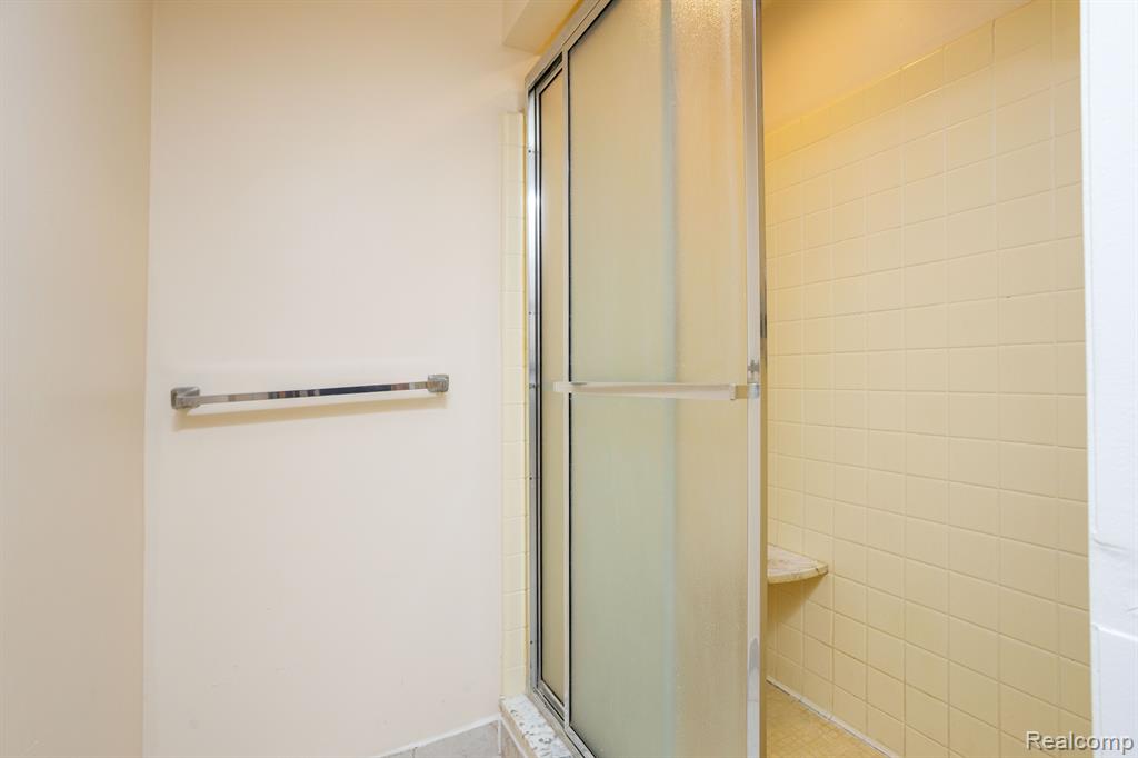 4421 PINEHURST Drive, West Bloomfield, MI — Photo 26