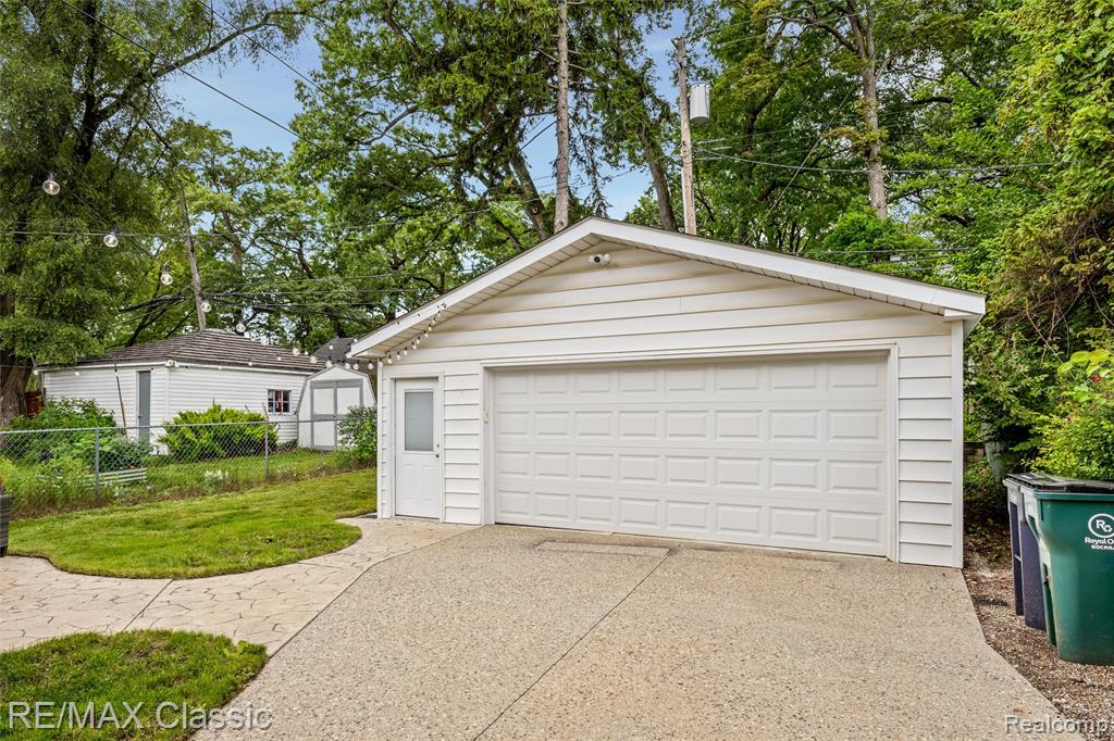 605 Fernwood Road, Royal Oak, MI 48067 — Photo 29