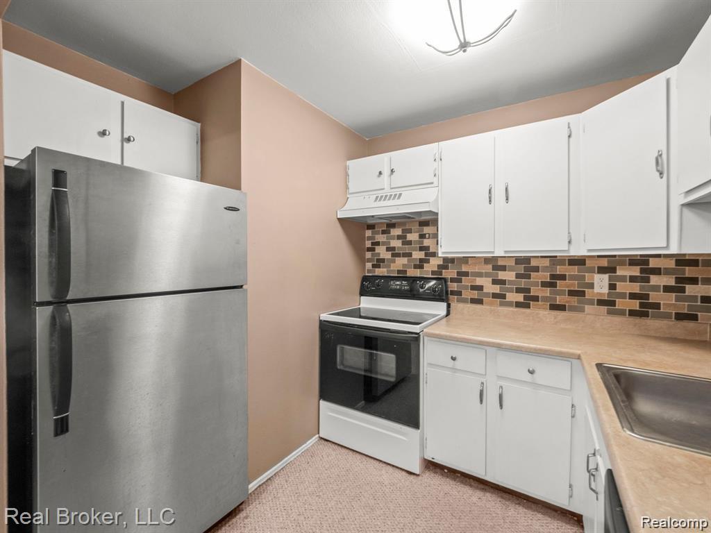 4905 Crooks Road, Royal Oak, MI 48073 — Photo 10
