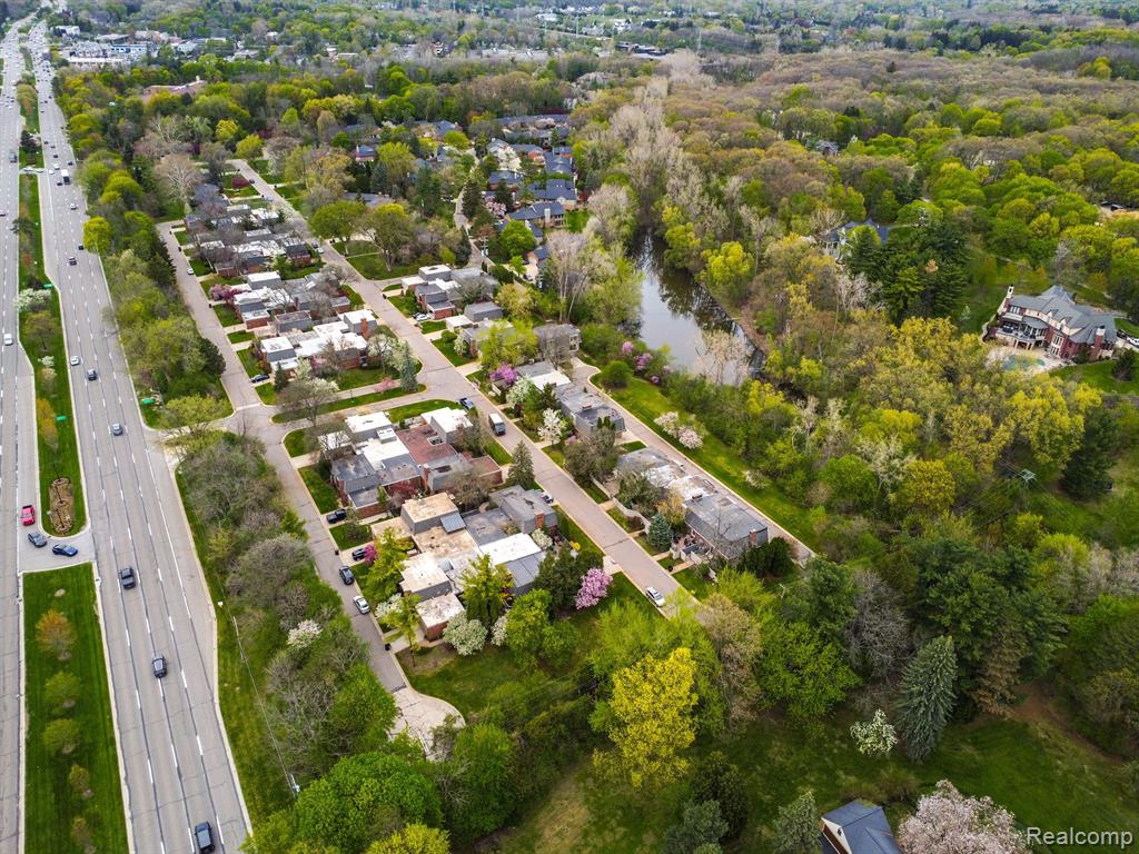 1049 STRATFORD Lane, Bloomfield Hills, MI 48304 — Photo 50