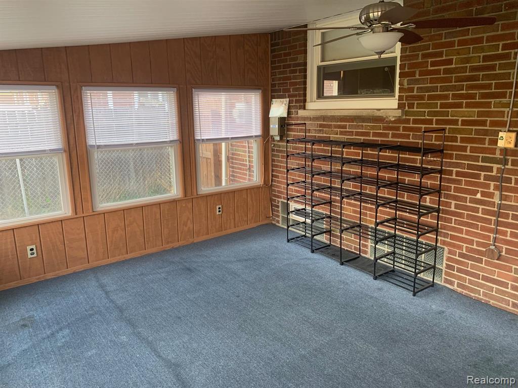 9211 LAURENCE Avenue, Allen Park, MI 48101 — Photo 14