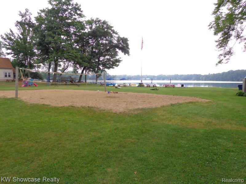 7969 Richardson Road, West Bloomfield, MI 48323 — Photo 4