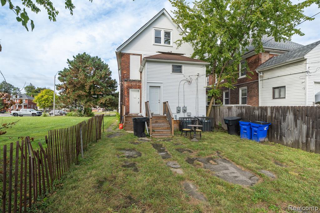 846 E Grand Boulevard, Detroit, MI 48207 — Photo 32