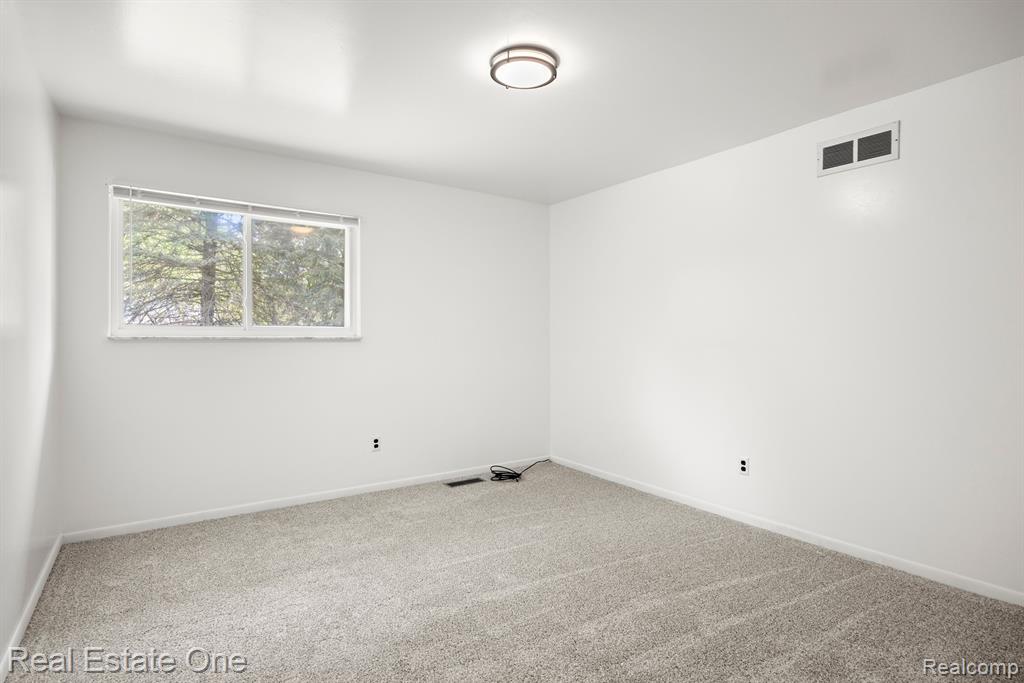 39764 BONNIE COURT, Clinton Twp, MI 48038 — Photo 23